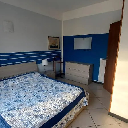 Azzurro Smeraldo * سيستري ليفانتي
