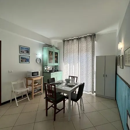 Azzurro Smeraldo Apartment *