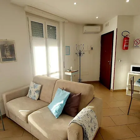 Azzurro Smeraldo Apartment *